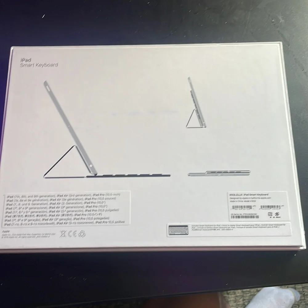 Apple smart key board 10.5 inch